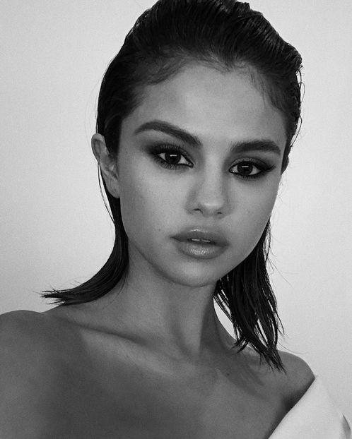  - selena2 - 01