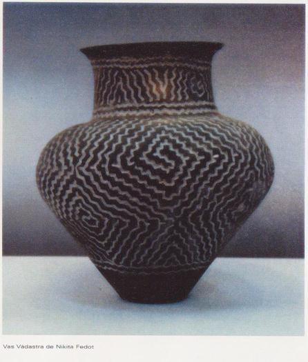 Vas 4 - Ceramica de Vadastra ce reproduce ceramica neolitica