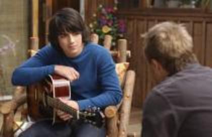 UHBTWIFCLJORVVMZOQH - Camp Rock