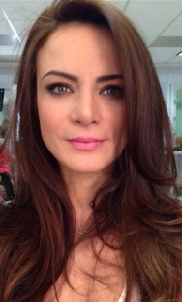 BlHW9ogCQAEH_z2 - Silvia Navarro