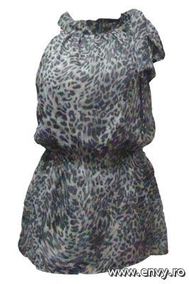 Bluza gri leopard- 3 poze demi lovato