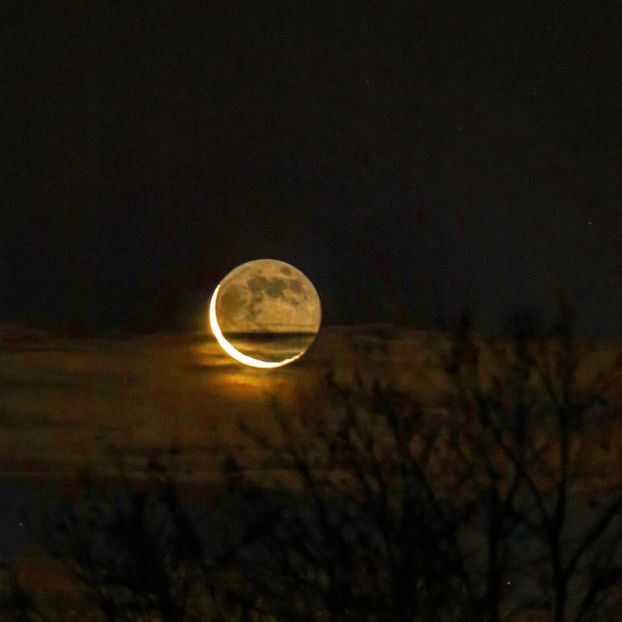 Luna in scadere in Sagetator - Luna - Soarele si norii - 1