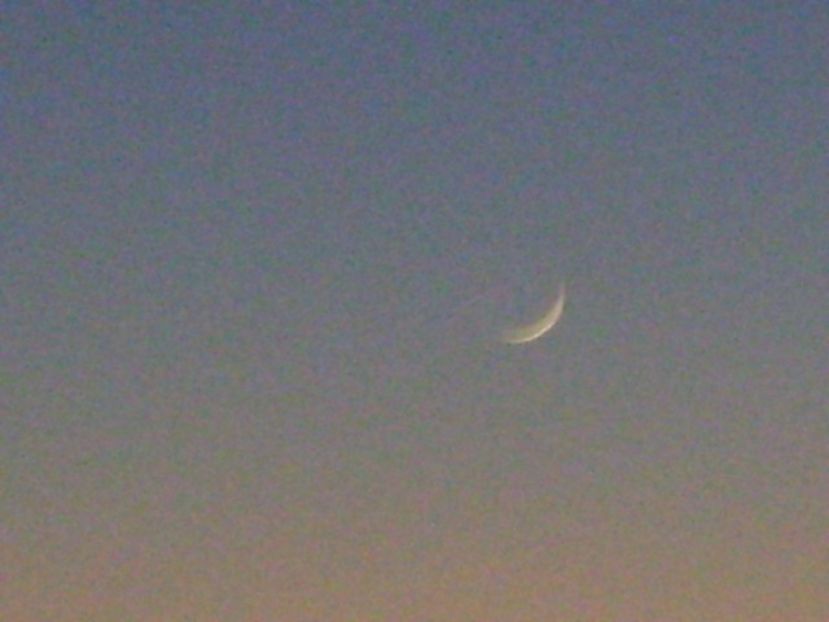 Luna nou-nouta in Varsator - Luna - Soarele si norii - 1