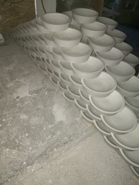  - de vinzare cuibare din ipsos