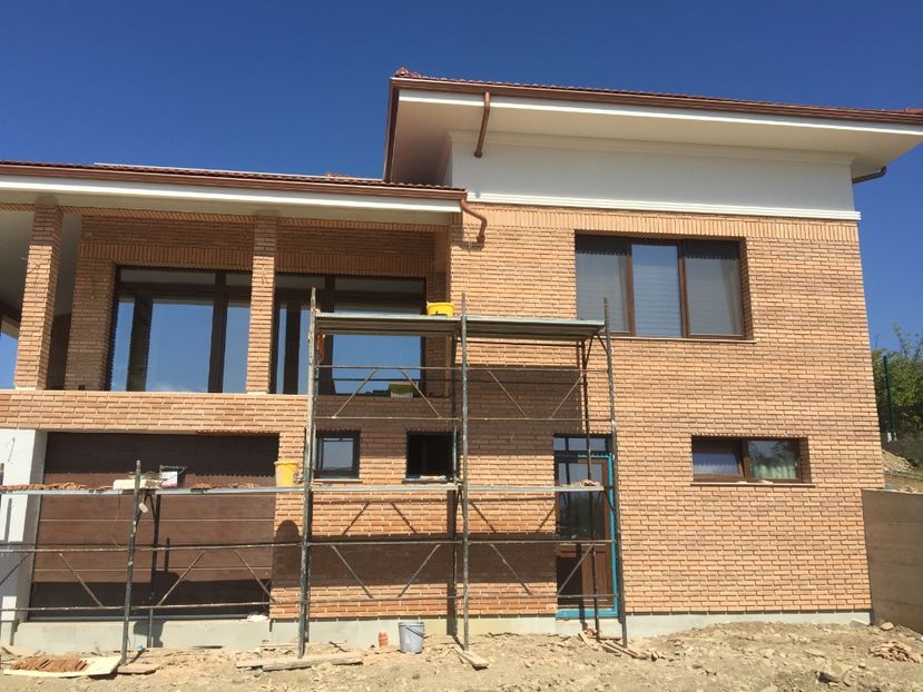 C9824A1E-6EFC-45CE-B7B3-B2C8E08D6736 - 1----Amenajari interioare - exterioare