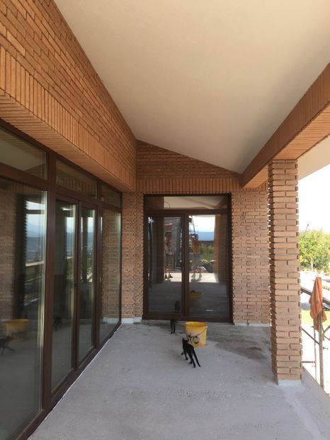 CA3C258E-E2EE-4DF6-945C-4F509EF01FEB - 1----Amenajari interioare - exterioare