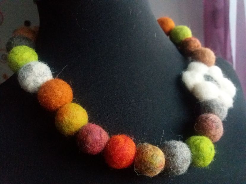 30 lei vandut . disponibil la comanda - diverse de vanzare