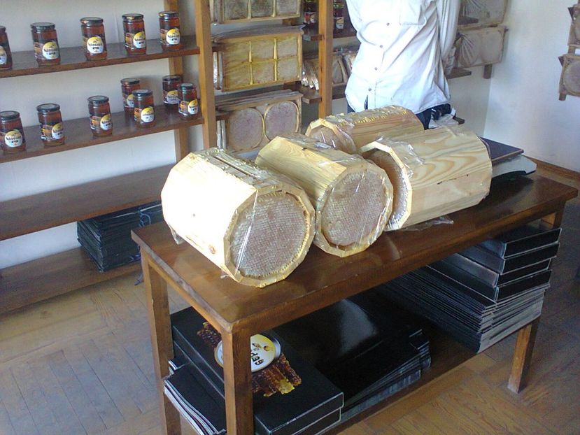 Fotografie0604 - Pavilon apicol si pastoral