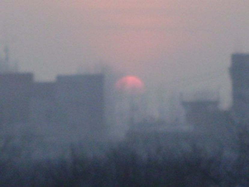 Apus de Soare cu multa ceata - Luna - Soarele si norii - 1