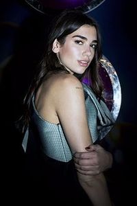 Dua_Lipa_Sommarkrysset - DESPRE DUA LIPA-ABOUT DUA LIPA