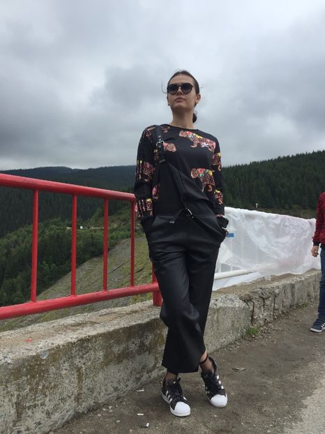 A2E870F8-93FB-4E07-A71E-98EA9841094C - Eu si familia mea