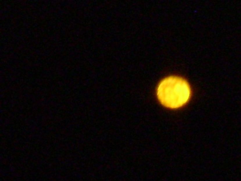 Luna in scadere in Leu - Luna - Soarele si norii - 1