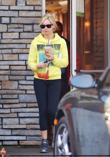 245g55f - Ashley Tisdale