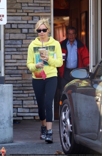 t5652a - Ashley Tisdale