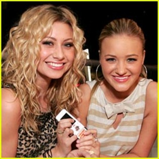 aly-aj-michalka-questions - Alyson Michalka