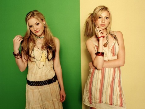 Alyson-Michalka-11-468x351 - Aly and Aj