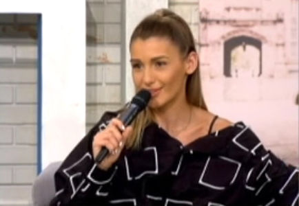 bandicam 2018-02-07 18-36-47-639 - a Alina - 01 - Vorbeste lumea freeze - 01