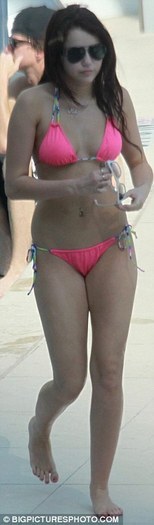  - Miley Cyrus la plaja - Miami