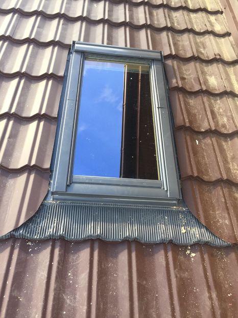 F037C804-D471-46DC-90B9-5C19A2FEBA48 - A contact