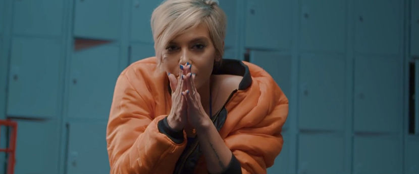 bandicam 2018-02-14 15-54-10-322 - 19a Dintr-o mie de femei