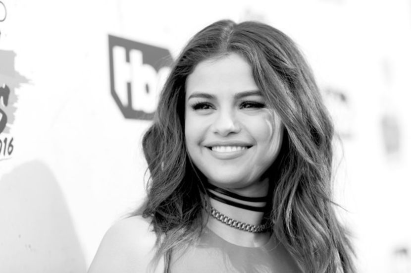 Selena+Gomez+iHeartRadio+Music+Awards+Alternative+SrkGWt-MPHsl - 01aa Selena - 01