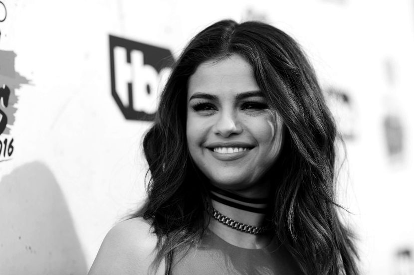 22~15 - 01aa Selena - 01