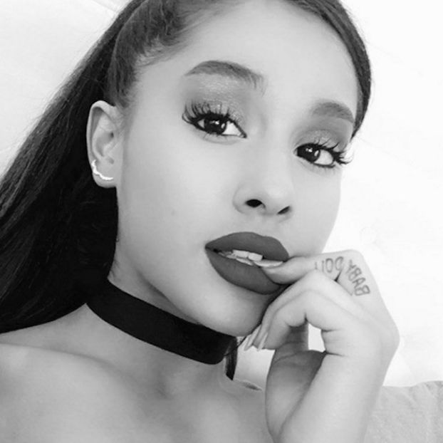 Ariana-Grande-debuts-top-10 - 01aa Ariana - 01