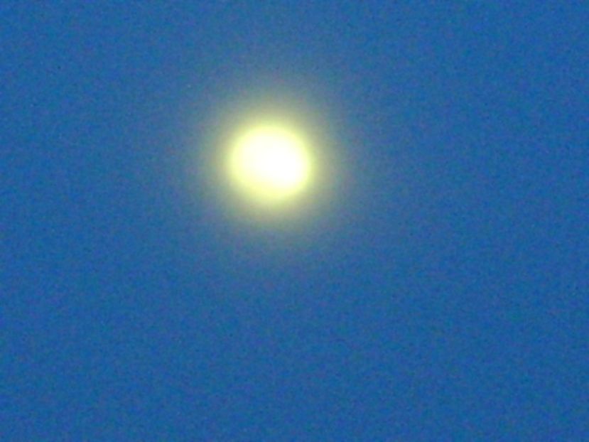 Luna plina in Fecioara - Full ''Worm'' moon - Luna - Soarele si norii - 1