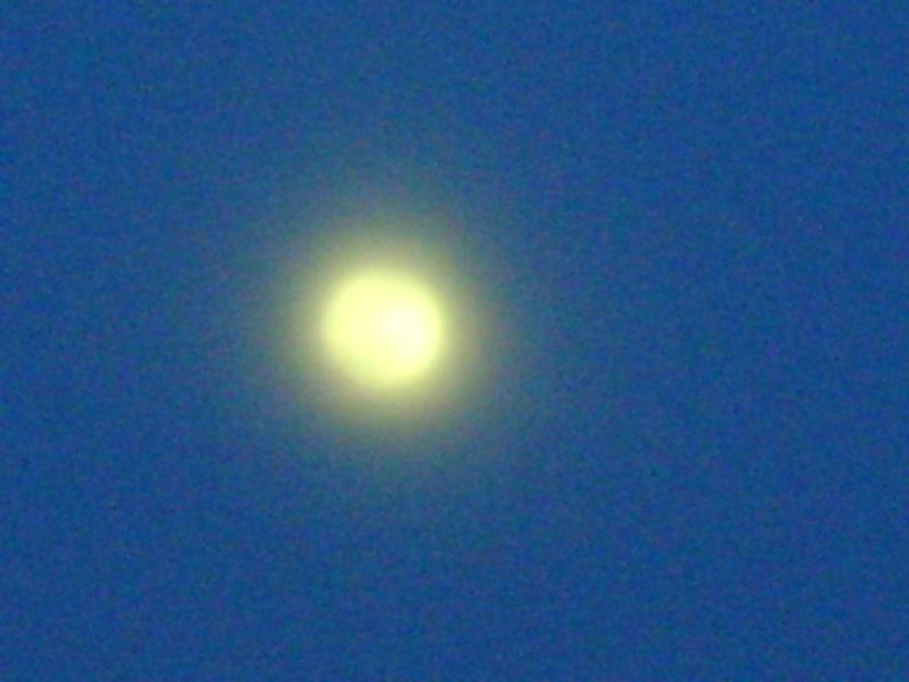 Luna plina in Fecioara - Full ''Worm'' moon - Luna - Soarele si norii - 1