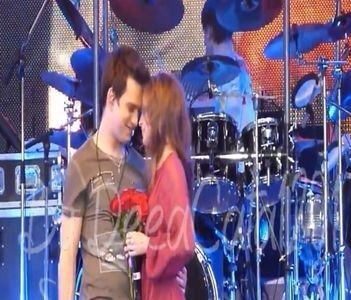 109887480_KPCXGFC3 - 01 concert 2 sp - pmdm