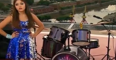 108852832_FYNEVOI - lutteo