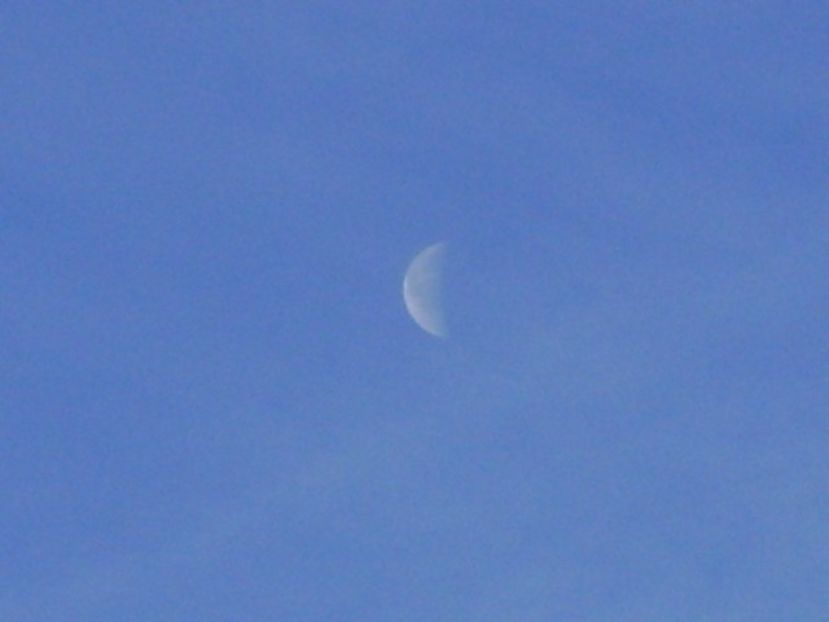 Ultimul patrar in Sagetator - Luna - Soarele si norii - 1