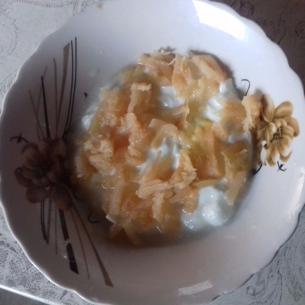 Desert cu iaurt și gutui - Retete 1