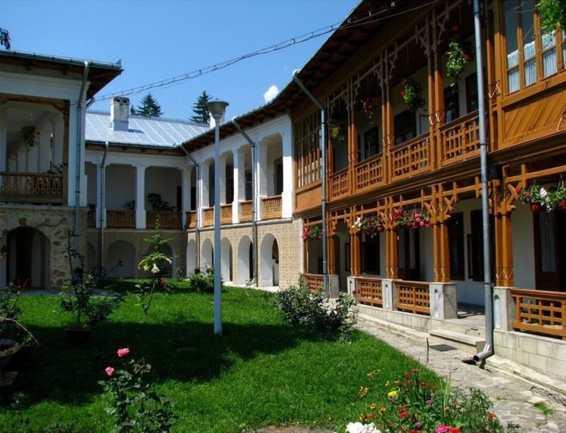 Manastirea Varatec - 3 Clipe din România