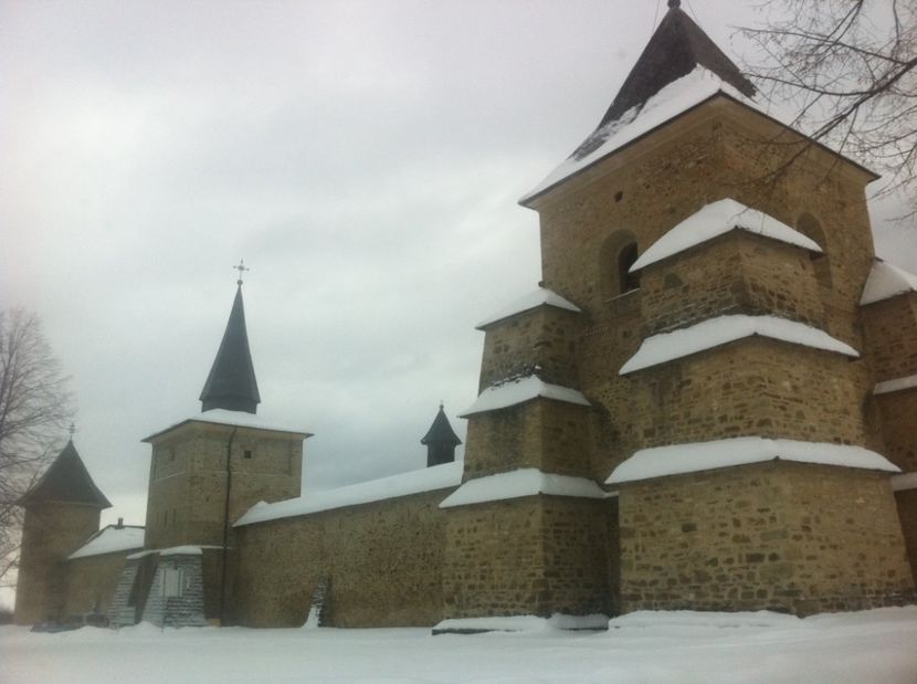  - 3 Clipe din România