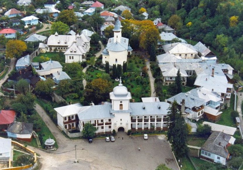 Manastirea Varatec - 3 Clipe din România