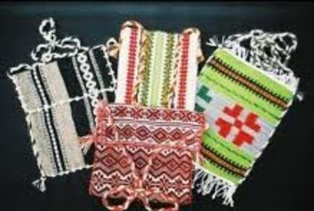  - 4 Clipe din România