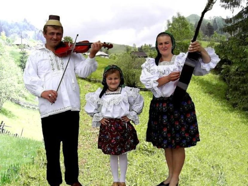  - 4 Clipe din România