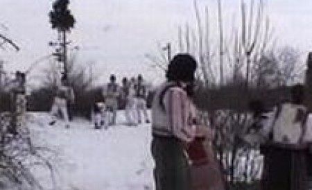  - 4 Clipe din România