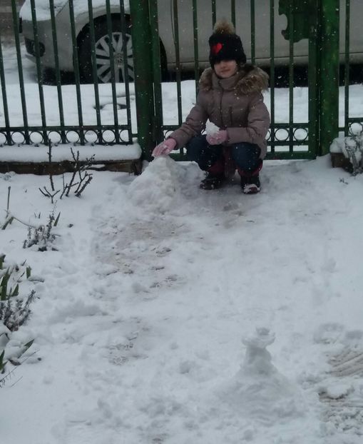 22 03 , de trei zile tot ninge :(( - 2018 plantele mele