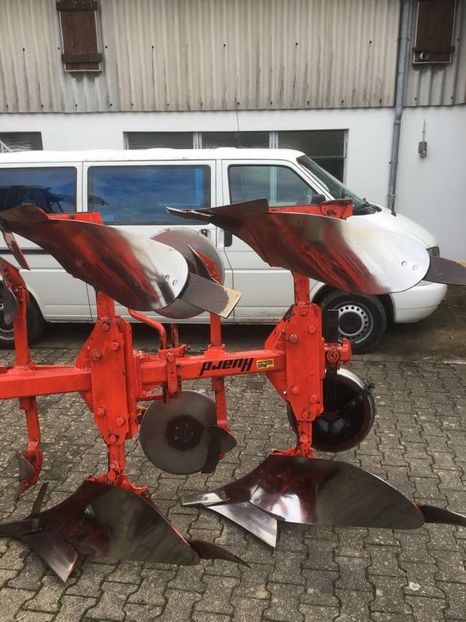 06F01A78-61B6-47AB-9E7F-B848A95CB2D4 - PLUG KUHN HUARD TR 65 T