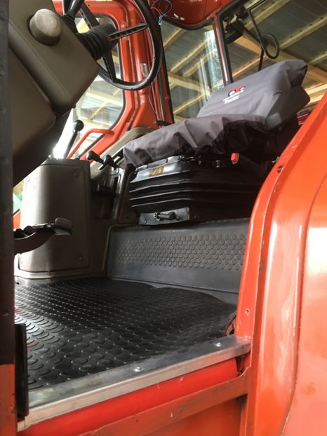 4BF67197-CA08-439B-B236-A241EE6BC260 - INTERIOR FIATAGRI F110 DT WINNER