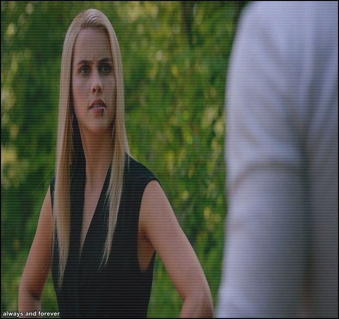 → îl ciufuleşte) Mereu am ştiut că eşti cel mai deştept din familie, de asta nu - 01 x welcome to mystic falls