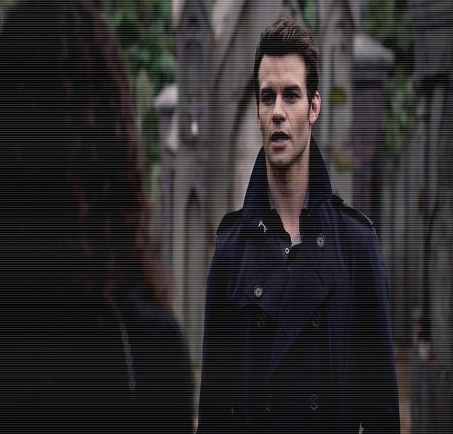 ━ ♘.; # Abandonează cartea pe marginea unei noptiere apropiate şi se aşază mai comod - 01 x welcome to mystic falls