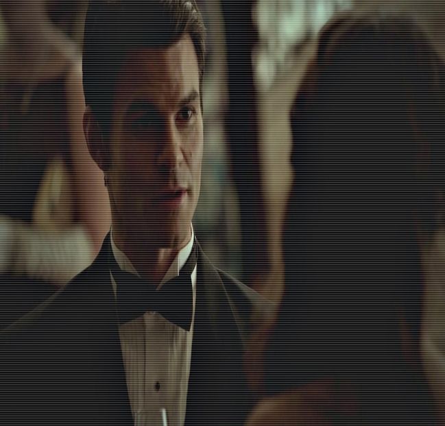 ━ ♘.; # Privire către ea când aude de cafea, îşi ridică ambele sprâncene uşor surprins. Cafea - 01 x welcome to mystic falls