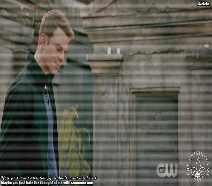 》Sunt la ea în gentuță... *își menținea calmul ca să pară sincer, apoi îl bufnește râsul + - 01 x welcome to mystic falls