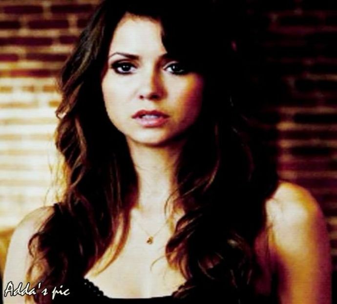 》*Inspiră și expiră ca să nu se enerveze și ea. Decide să își păstreze chi-ul și ridică + - 01 x welcome to mystic falls