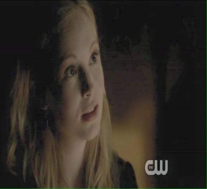 ☠ .мαмα ✰ ๒єคг ☕☂   sigur [#mută castronul să vină mai aproape de  Hope . - 01 x welcome to mystic falls