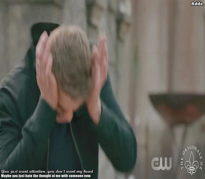 》*adormise cu capul pe masă de plictiseală în așteptarea clătitelor* =))))))))) - 01 x welcome to mystic falls