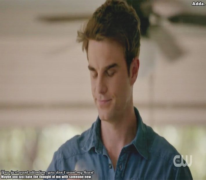》Am zis să nu fiu nesimțit....*Se uită în jos și se abține să nu râdă* =))) #Kath. În percepția + - 01 x welcome to mystic falls